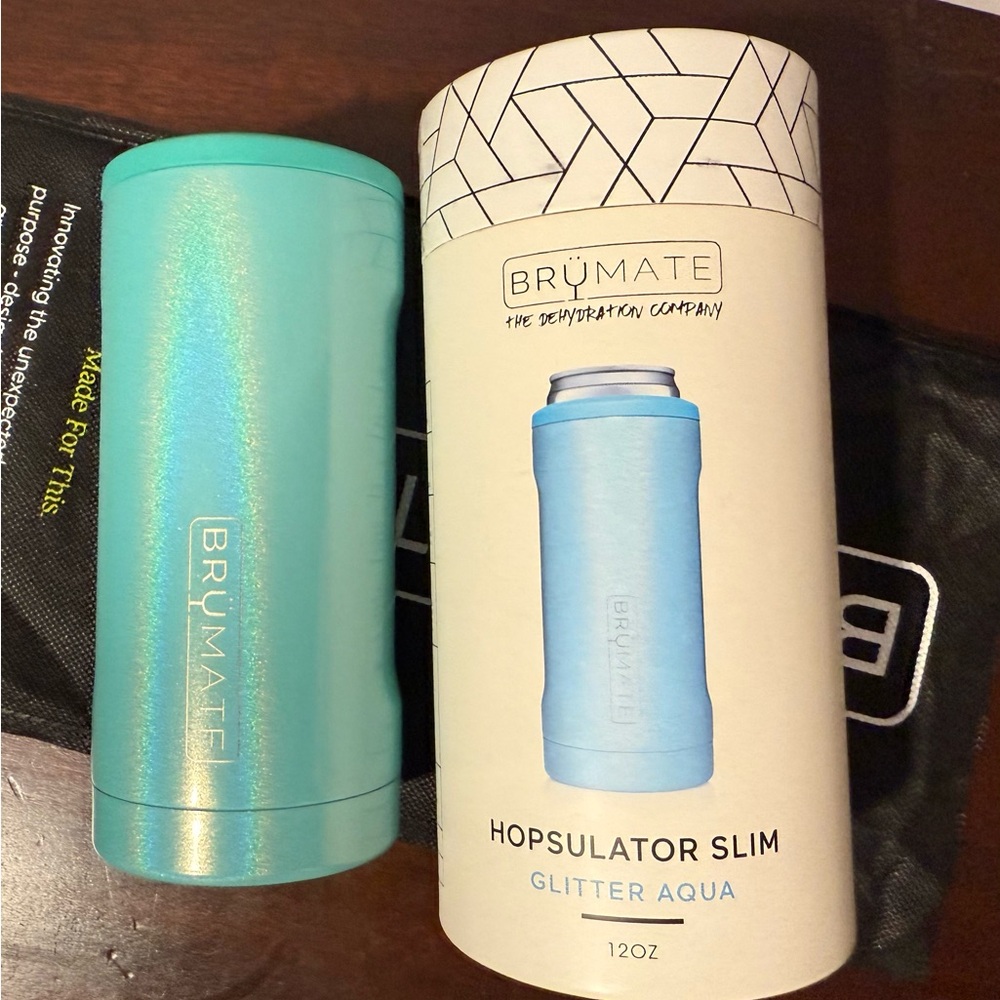Glitter Aqua Brumate Hopsulator Slim.